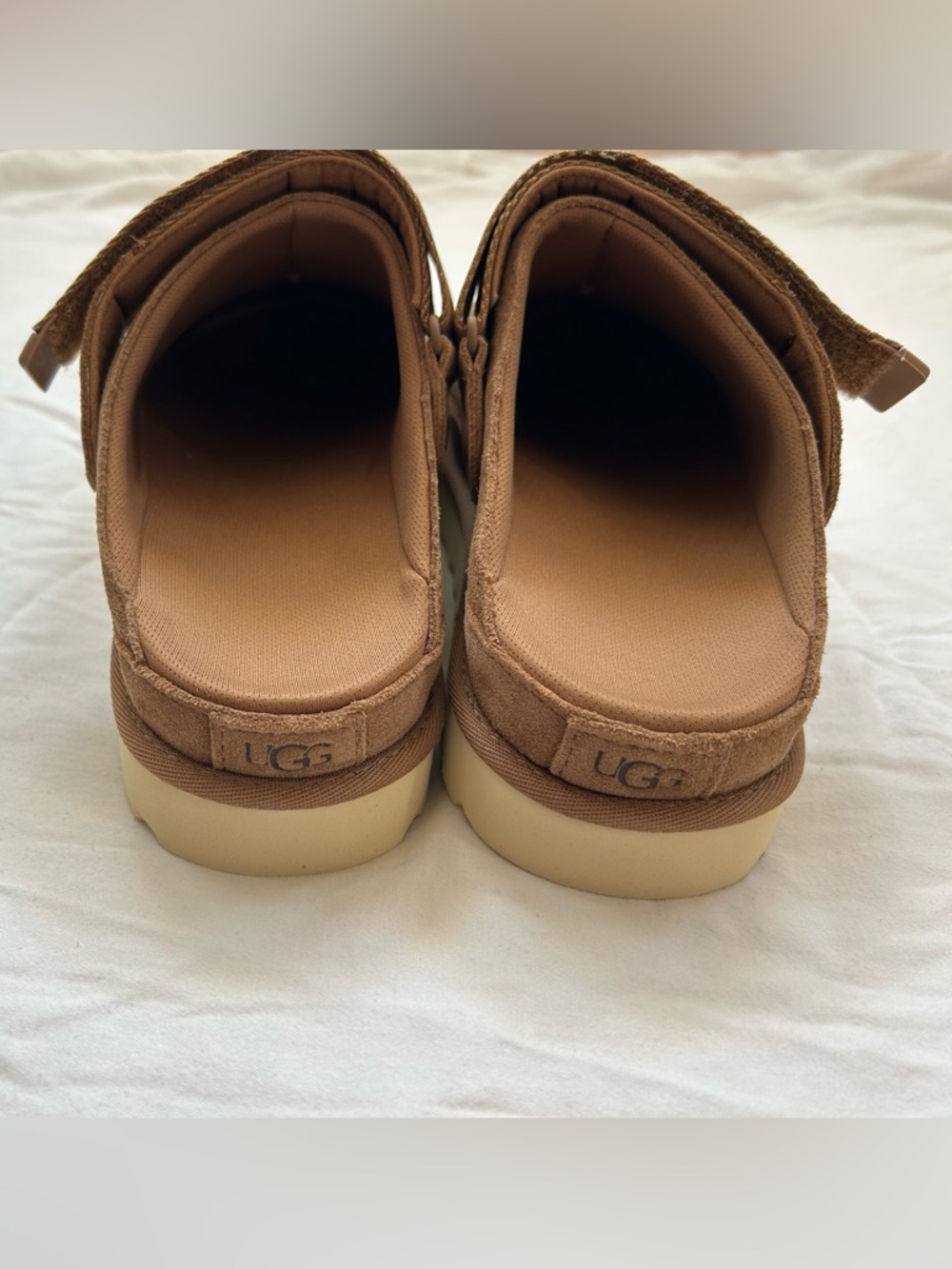 NWT UGG Goldenstar Chestnut Clogs - Womens - Picture 2 of 9